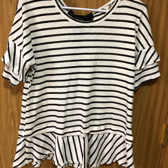Striped black and white shirt - Picture 1 of 2